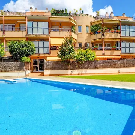 Megan By Hello Homes *