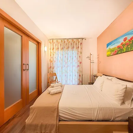 Megan By Hello Homes *