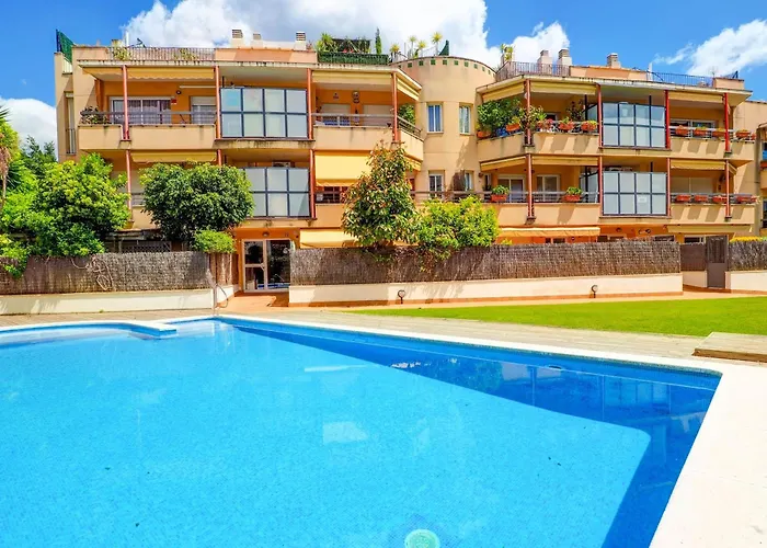 Megan By Hello Homes *